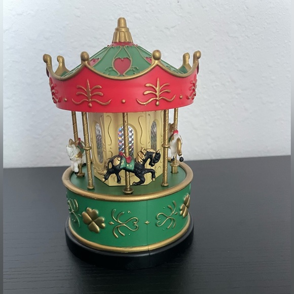 Vintage Plastic Moving Carousel Music Box 4  Horse. - Picture 4 of 7
